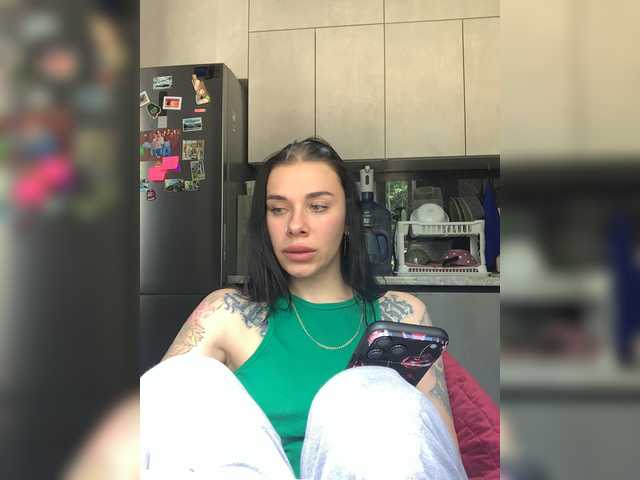 MaidenCrystal live cam on BongaCams