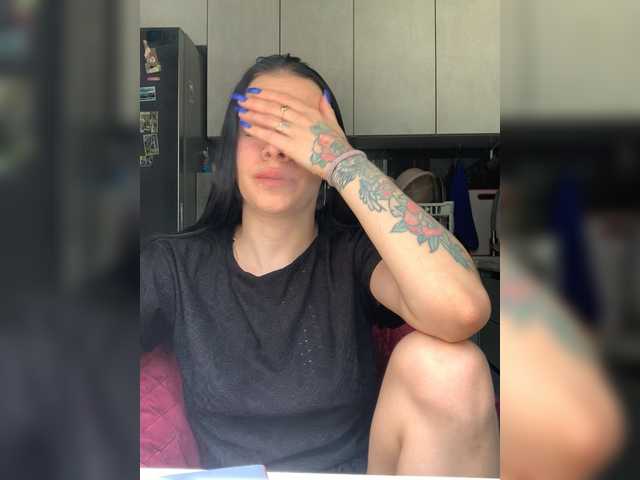 MaidenCrystal live cam on BongaCams