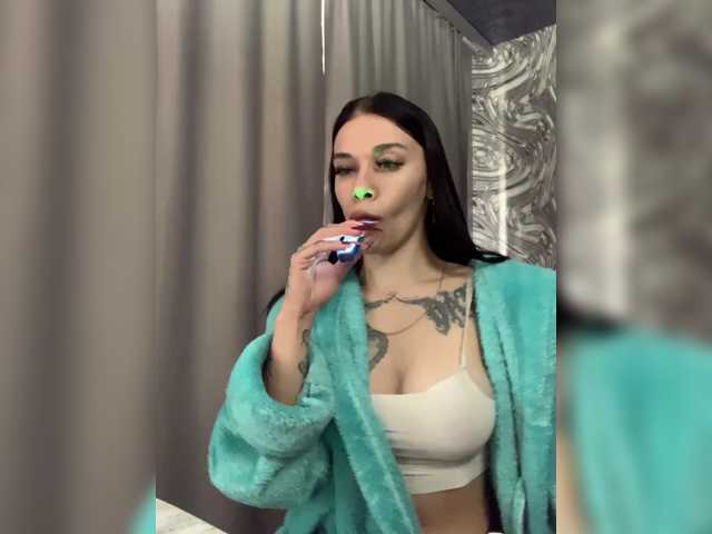 MaidenCrystal live cam on BongaCams
