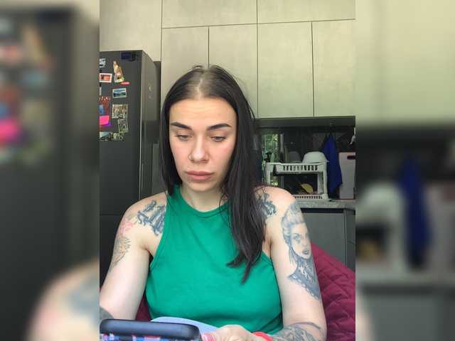 MaidenCrystal live cam on BongaCams