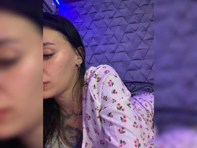 MaidenCrystal, live now on BongaCams