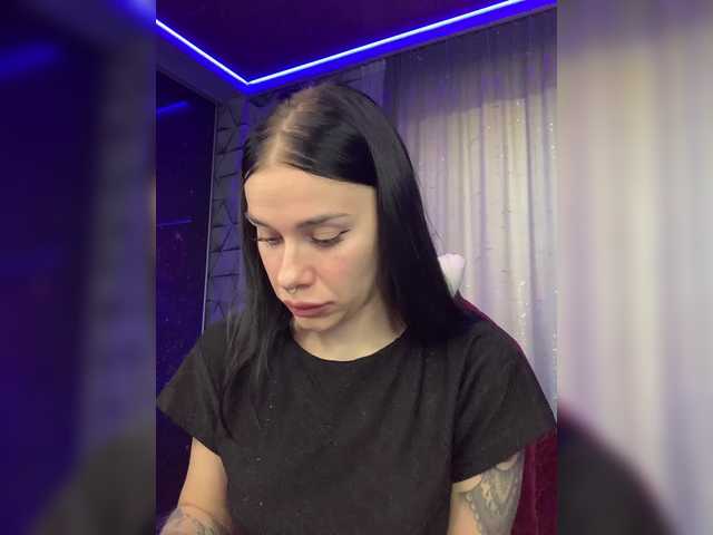 MaidenCrystal live cam on BongaCams