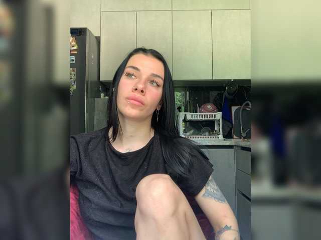 MaidenCrystal live cam on BongaCams