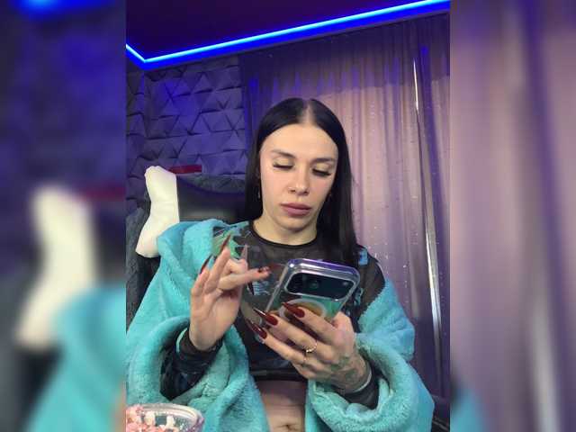 MaidenCrystal live cam on BongaCams