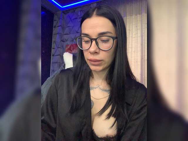 MaidenCrystal live cam on BongaCams