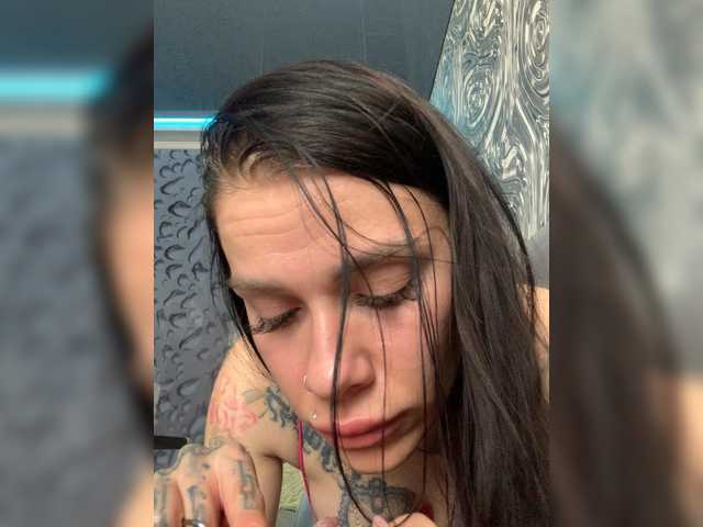 MaidenCrystal's BongaCams show and profile