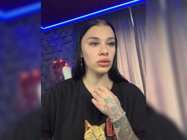 MaidenCrystal live cam on BongaCams