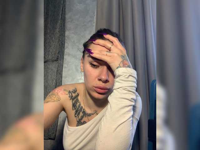 MaidenCrystal's BongaCams show and profile