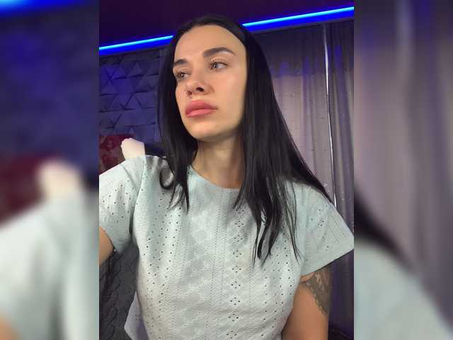 MaidenCrystal live cam on BongaCams