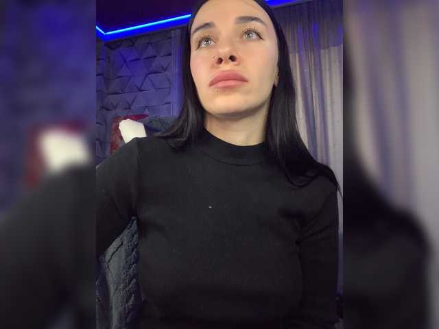 MaidenCrystal live cam