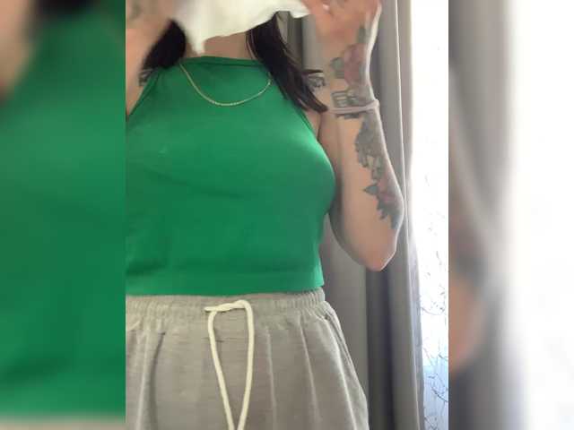 MaidenCrystal live cam on BongaCams