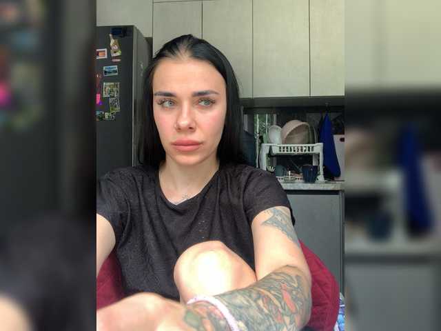 MaidenCrystal live cam on BongaCams