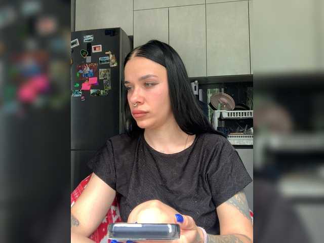 MaidenCrystal live cam on BongaCams