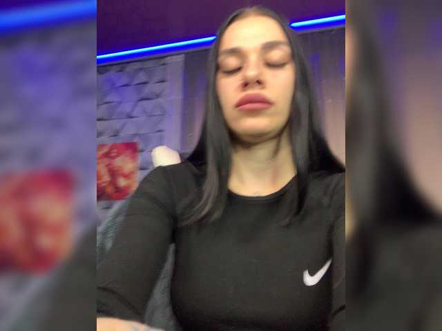 MaidenCrystal live cam on BongaCams