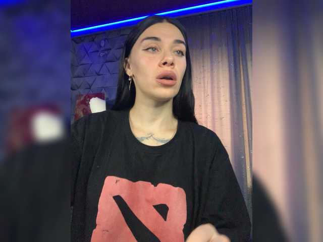 MaidenCrystal live cam on BongaCams