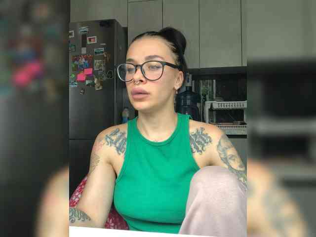 deva_maria's live room