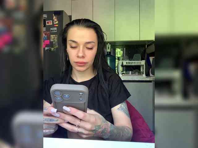 MaidenCrystal Sex Cam Show