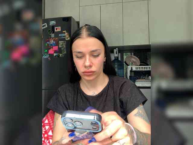 MaidenCrystal Live Webcam on BongaCams
