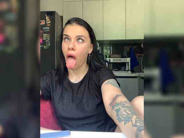 deva_maria webcam
