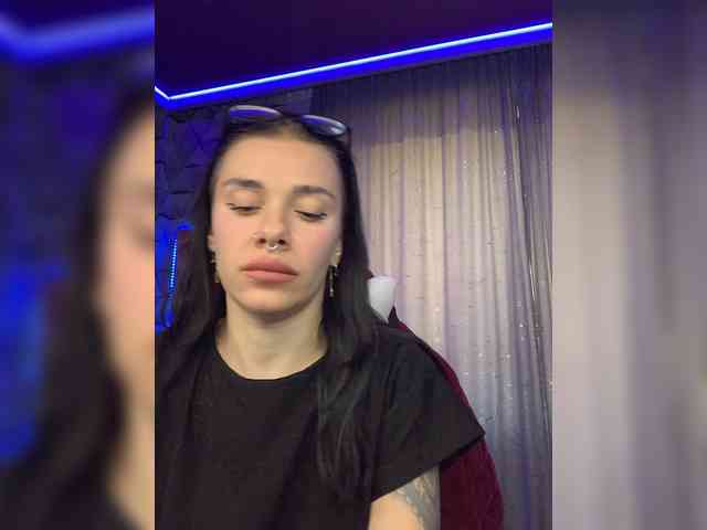 deva_maria webcam