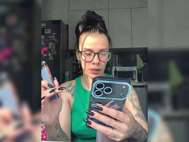 deva_maria webcam