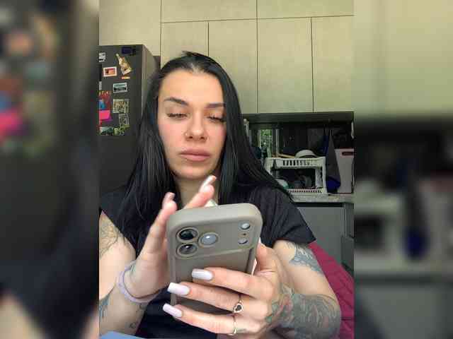MaidenCrystal Sex Cam Show