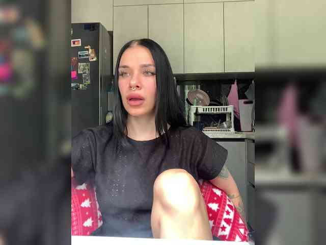 MaidenCrystal Live Webcam on BongaCams