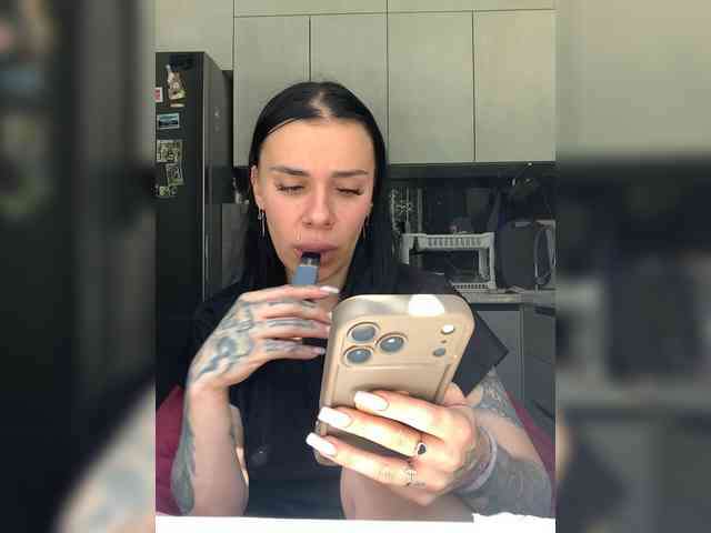 MaidenCrystal Sex Cam Show