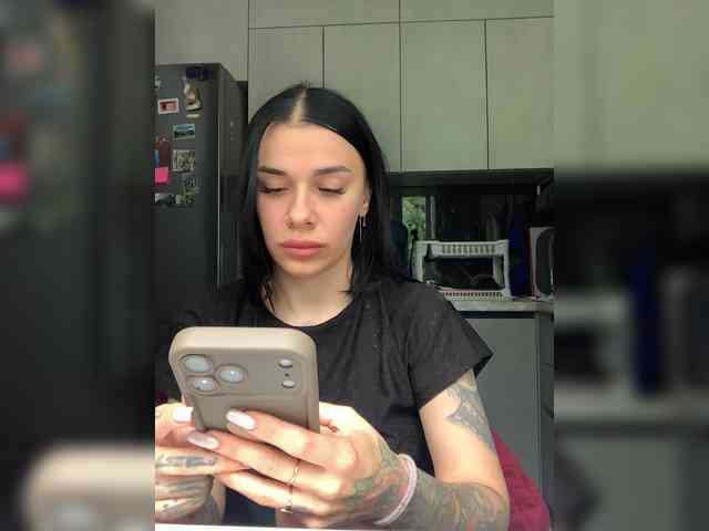 MaidenCrystal Sex Cam Show