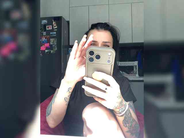 deva_maria webcam