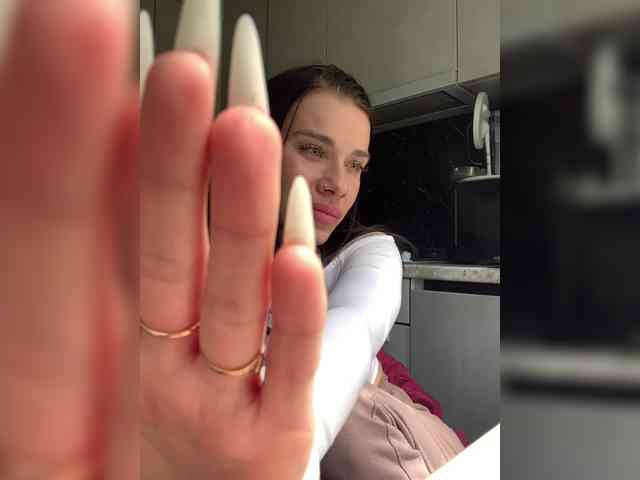deva_maria webcam