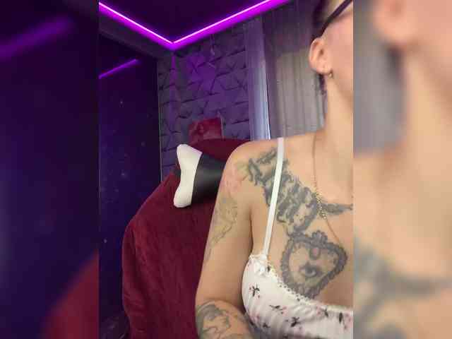 adult chatroom MaidenCrystal