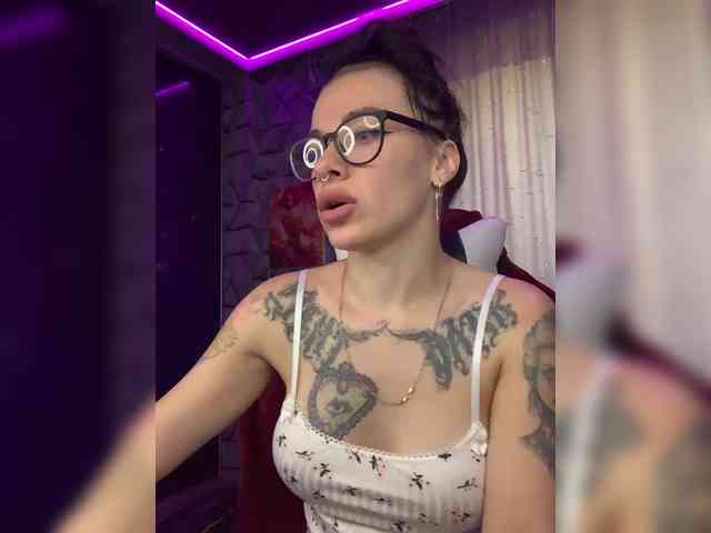 adult chatroom MaidenCrystal