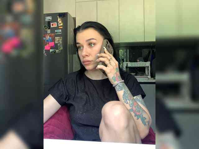 MaidenCrystal Sex Cam Show