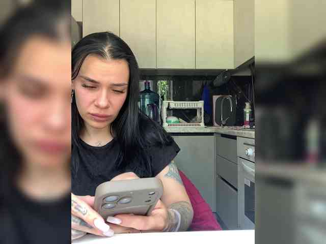 MaidenCrystal Sex Cam Show
