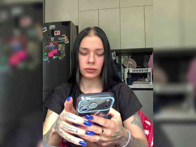 MaidenCrystal Live Webcam on BongaCams