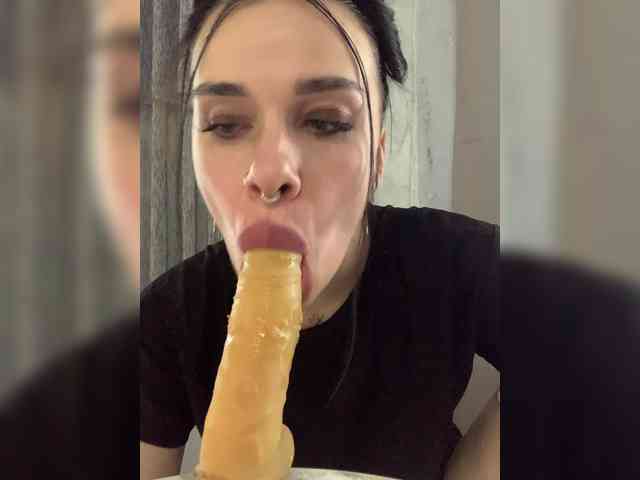 deva_maria webcam