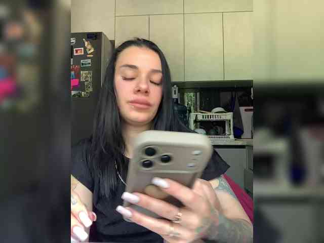 MaidenCrystal Sex Cam Show