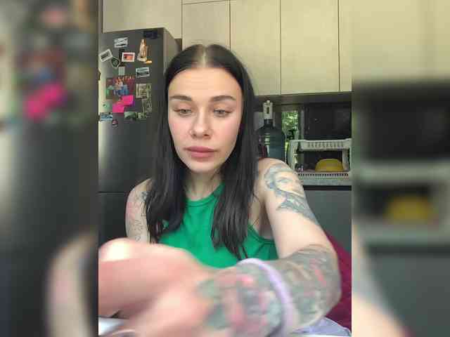 MaidenCrystal Live Webcam on BongaCams