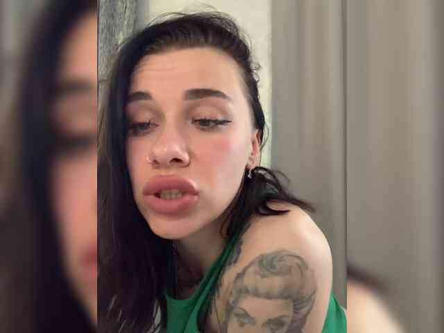 deva_maria webcam