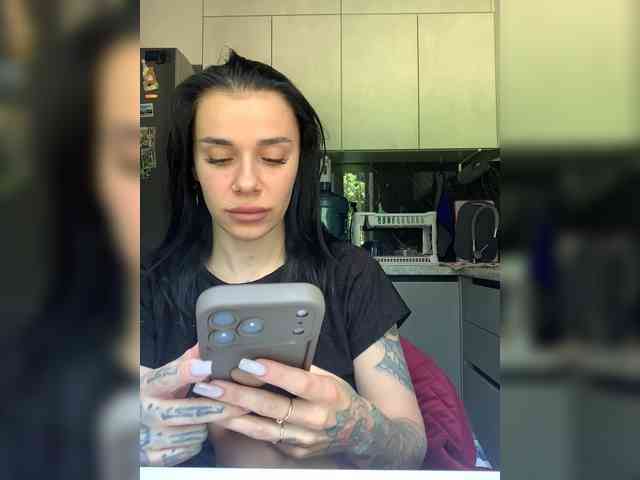 MaidenCrystal Sex Cam Show