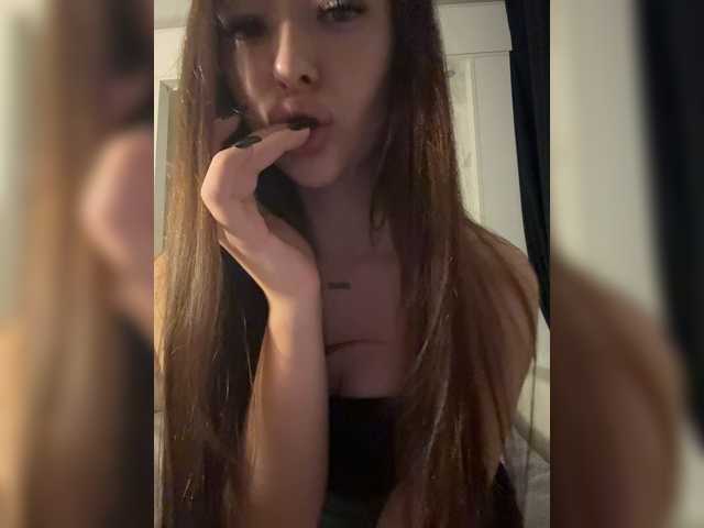 EmelyExx — live female cam