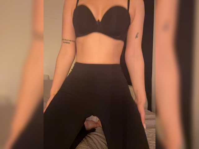 EmilyPure live cam on BongaCams