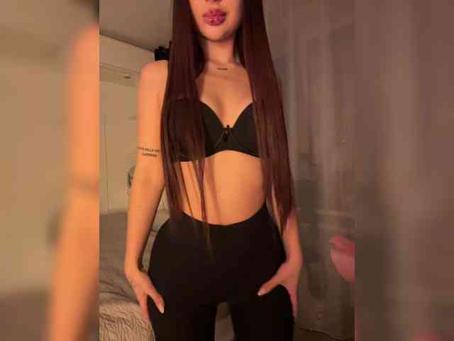 EmelyExx webcam