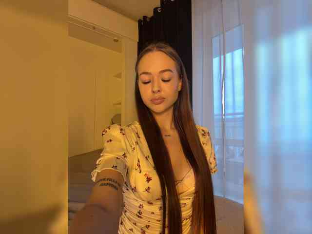 EmelyExx webcam