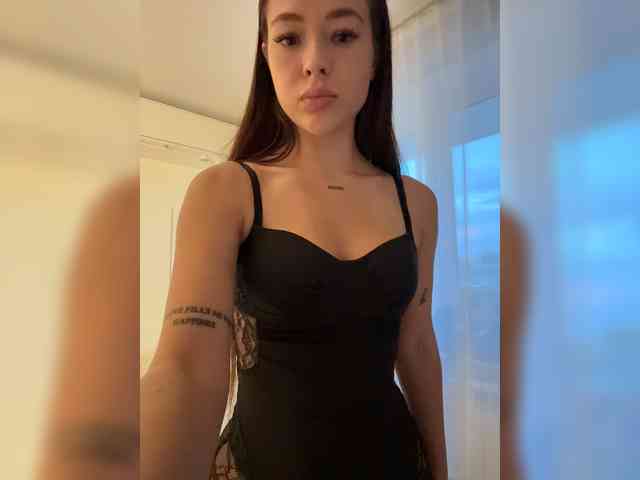 EmelyExx webcam