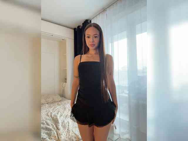 EmelyExx webcam
