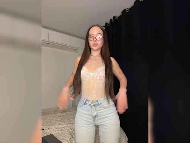 EmelyExx webcam