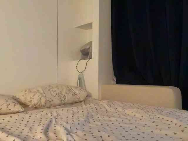 EmelyExx webcam