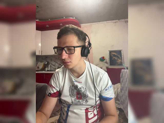 LoveMarkusik live cam preview